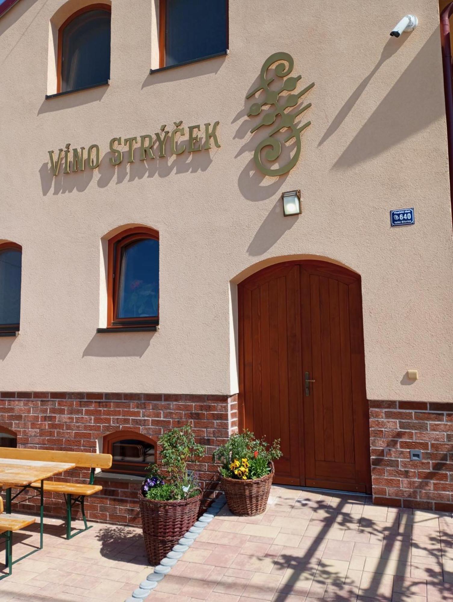 Gasthaus Sklep Vino Strycek Velké Bílovice Exterior foto